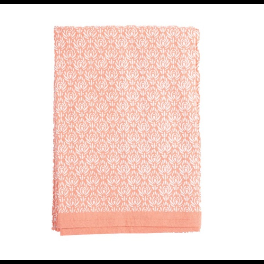 NWT Amanda Lindroth Peacock Coral Tablecloth (S)